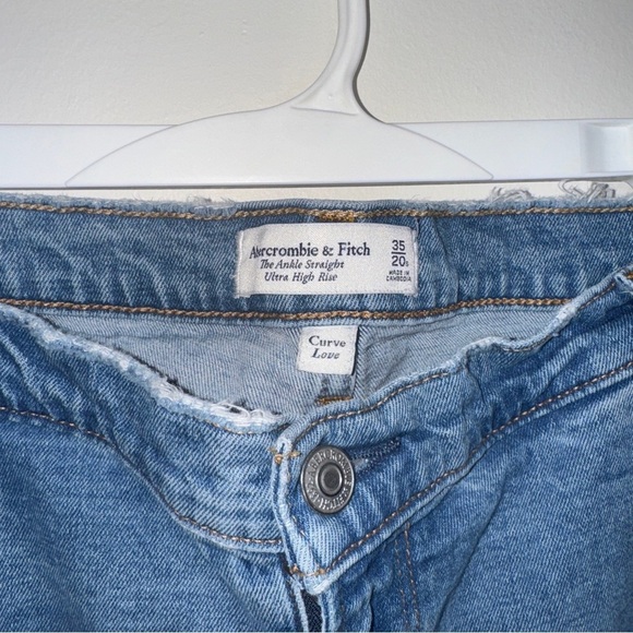Abercrombie and Fitch Ankle Straight Ultra High Rise Curve Love 35 20 SHORT - Picture 3 of 6